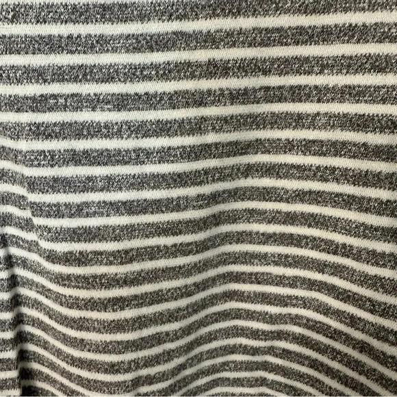 Theory Long Sleeve Gray & White Stripe Crew Neck Hi/Lo Cotton Sweater Size S GUC - Picture 4 of 8